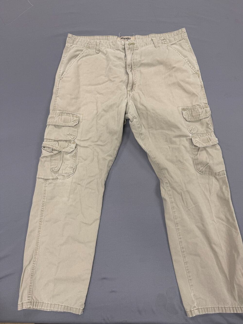 Wrangler Mens 36x30 Cargo Pants Khaki Tan Relaxed Fit Utility Work 100% Cotton